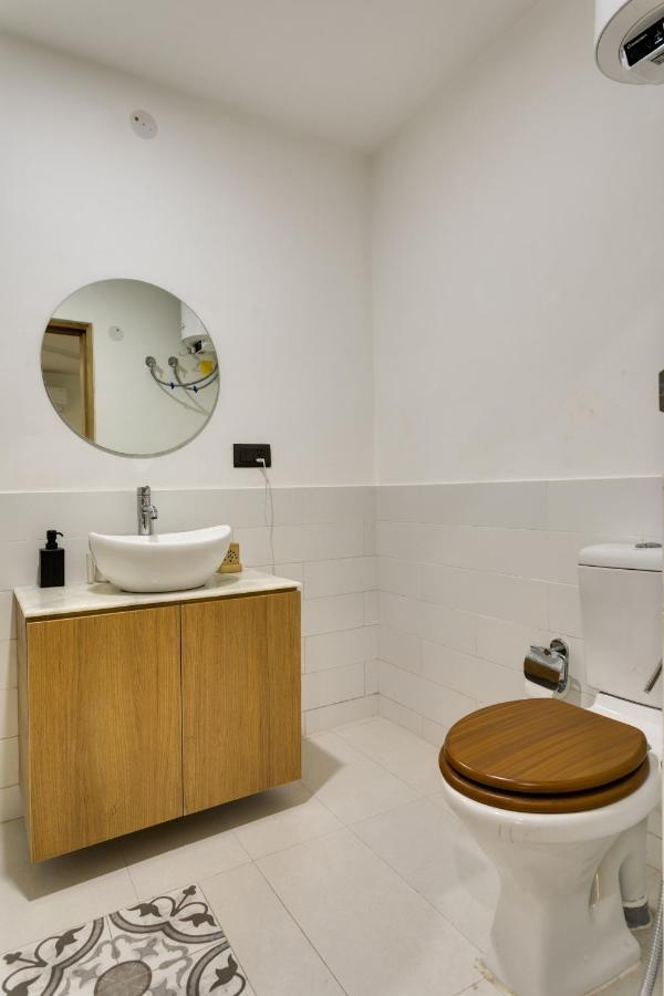 Bed and Breakfast Vaara Neu-Delhi Exterior foto